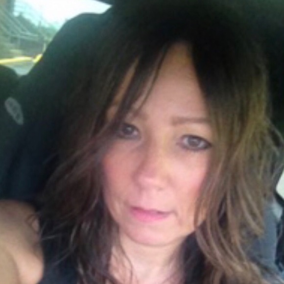 Meet your Posher, Jackie - Picture 2 of 2